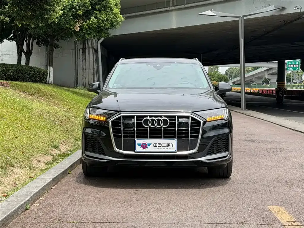 Audi Q7 — фото 10
