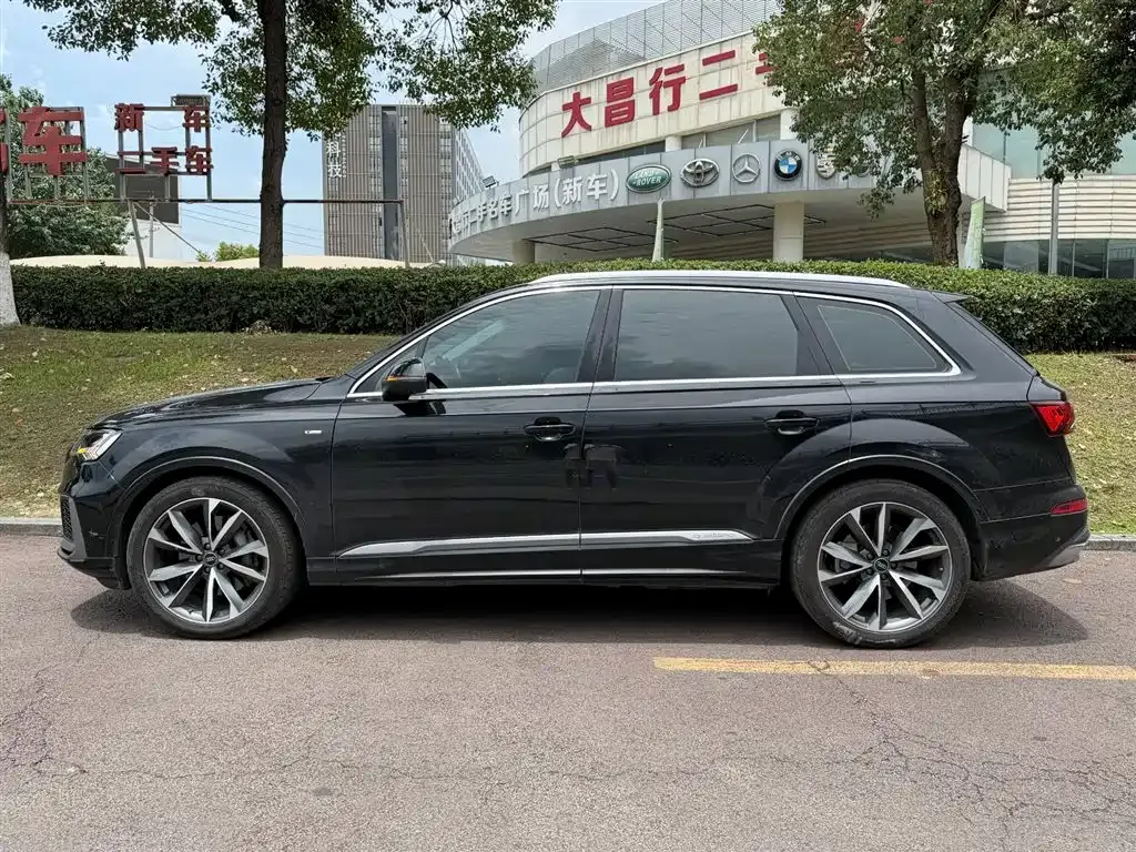 Audi Q7 — фото 6