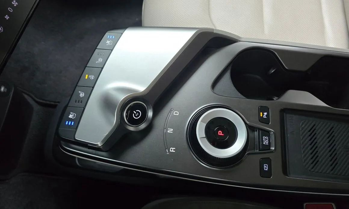 Kia EV6 — фото 8