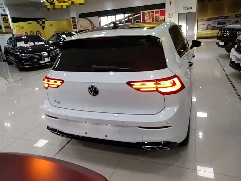 Volkswagen Golf 2024 из CN, фото 10