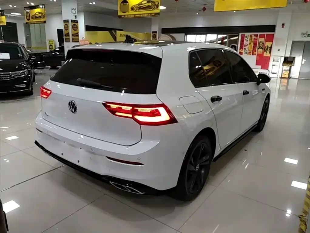 Volkswagen Golf 2024 из CN, фото 6