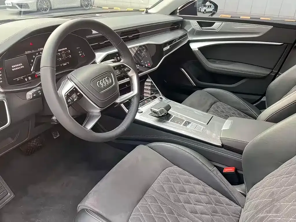 Audi A7L — фото 10