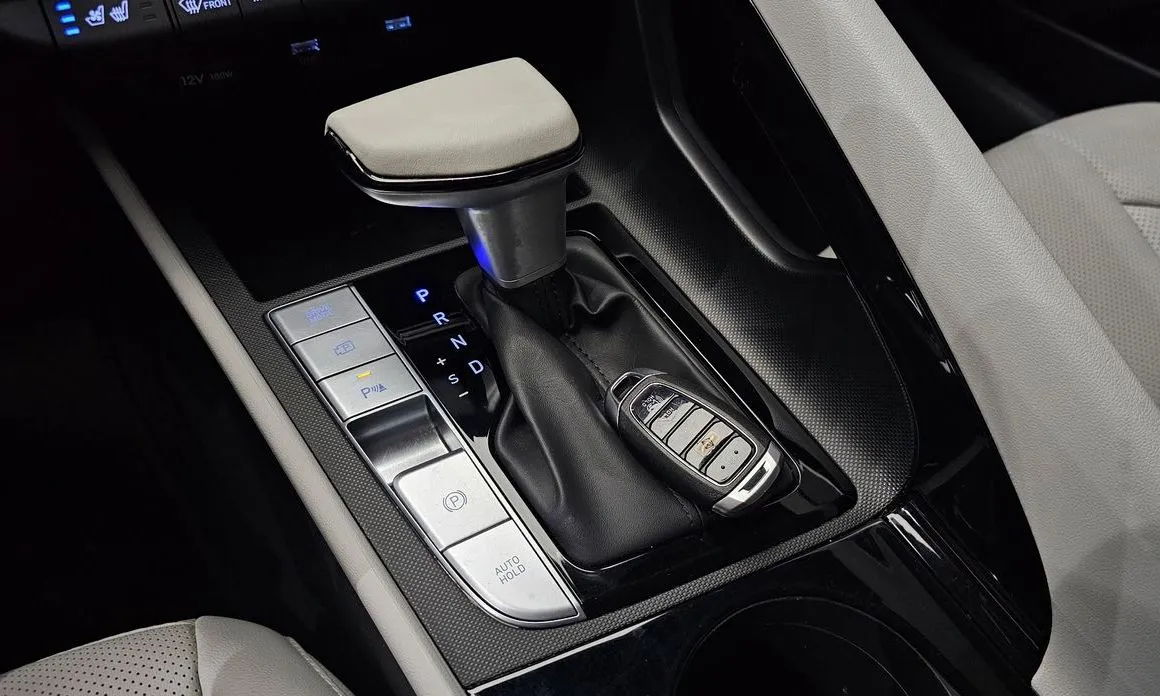 Hyundai AVANTE — фото 7