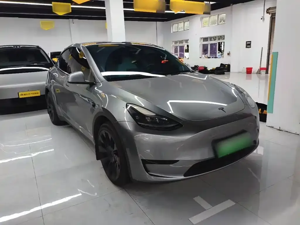 Tesla Model Y — фото 8