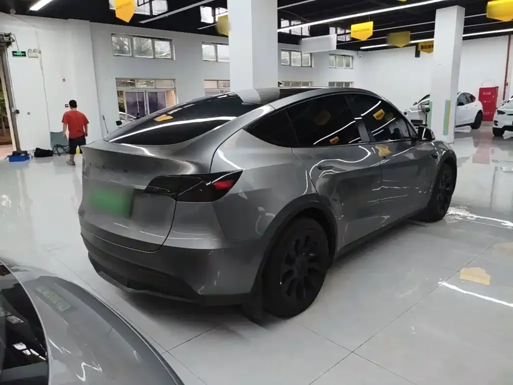 Tesla Model Y — фото 5