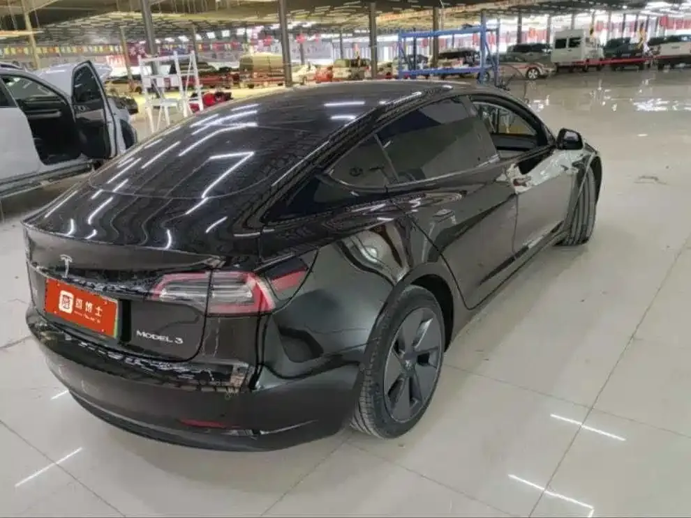 Tesla Model 3 — фото 4