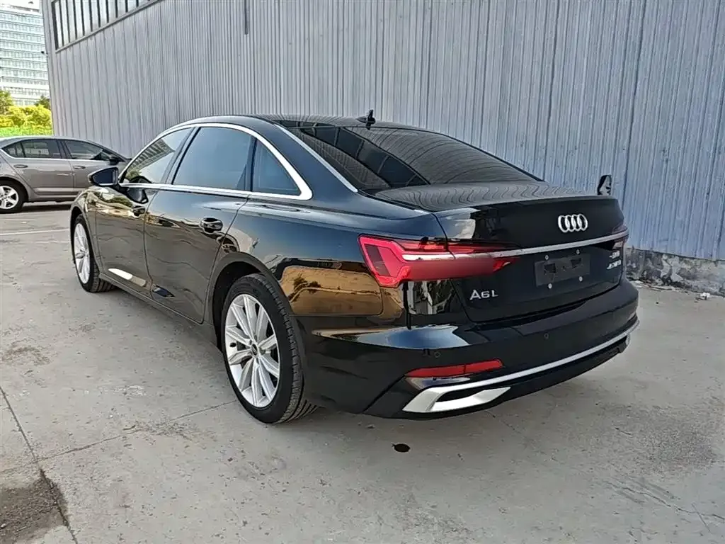 Audi A6L — фото 9