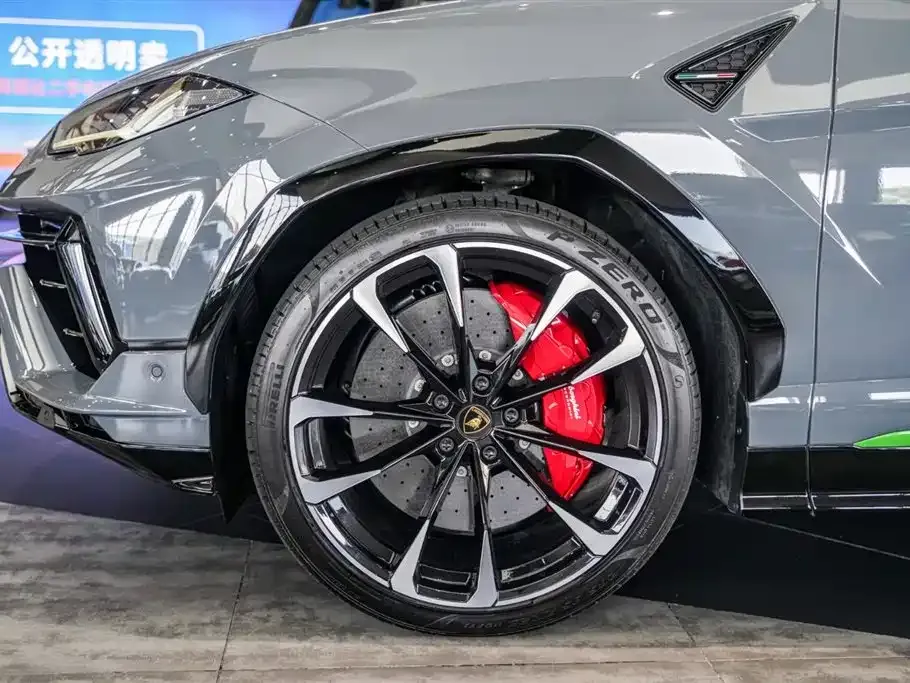 Lamborghini Urus — фото 7