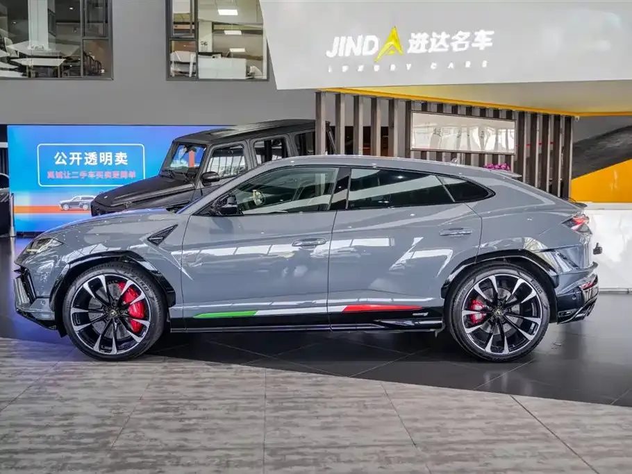 Lamborghini Urus — фото 10