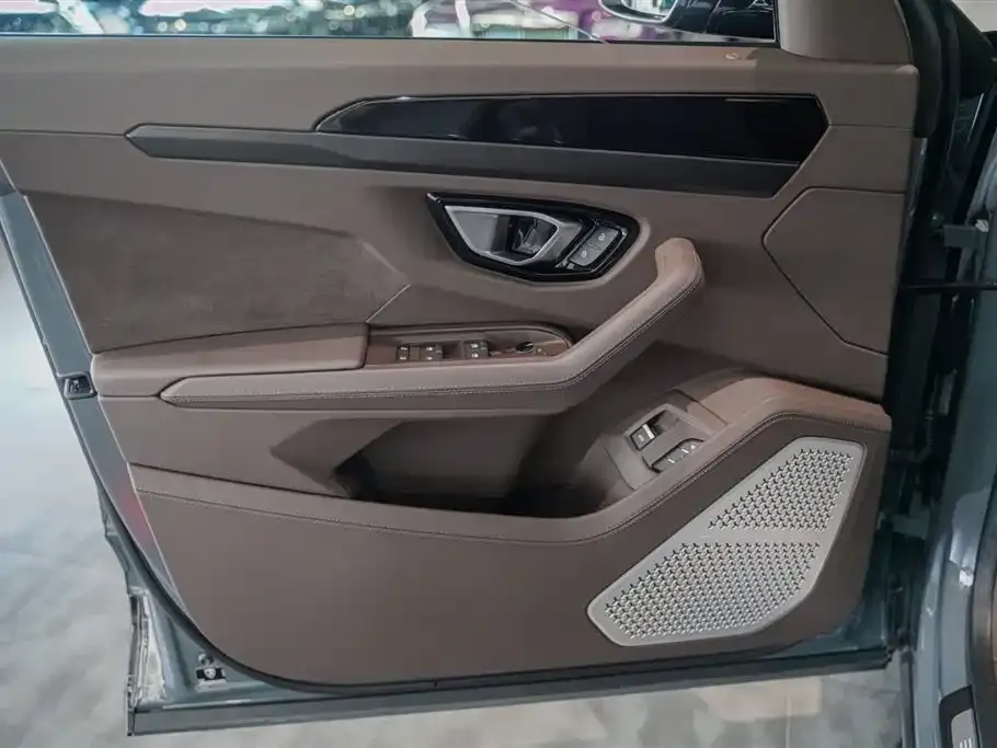 Lamborghini Urus — фото 2