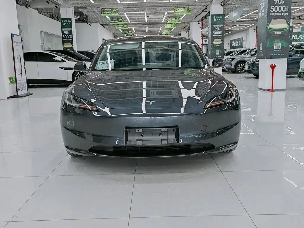 Tesla Model 3 — фото 3