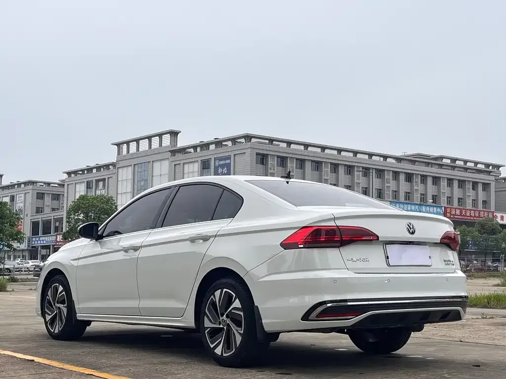 Volkswagen Bora 2023 из CN, фото 10