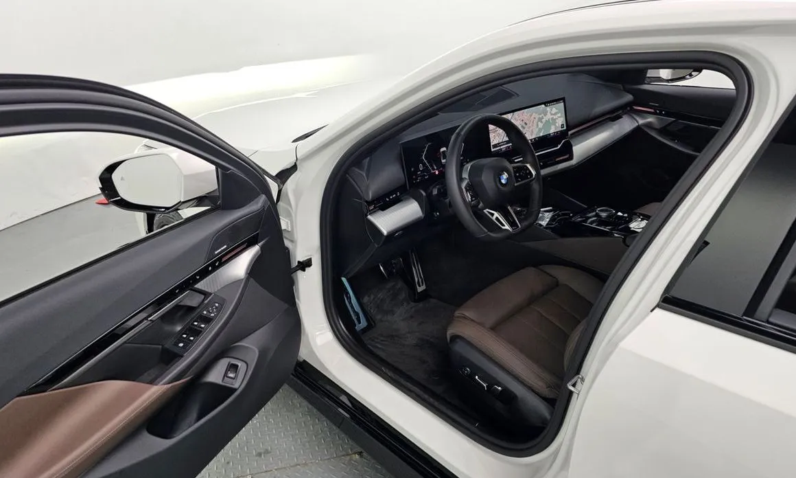 BMW 5-Series 2024 из KR, фото 3