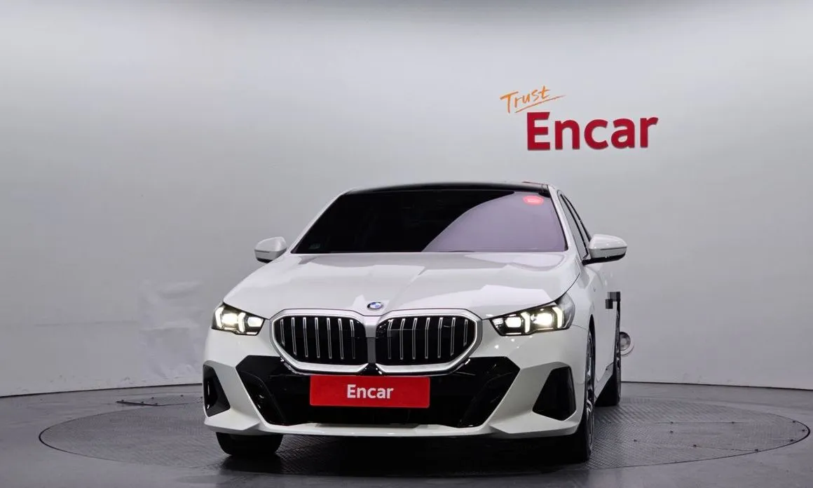 BMW 5-Series 2024 из KR, фото 4