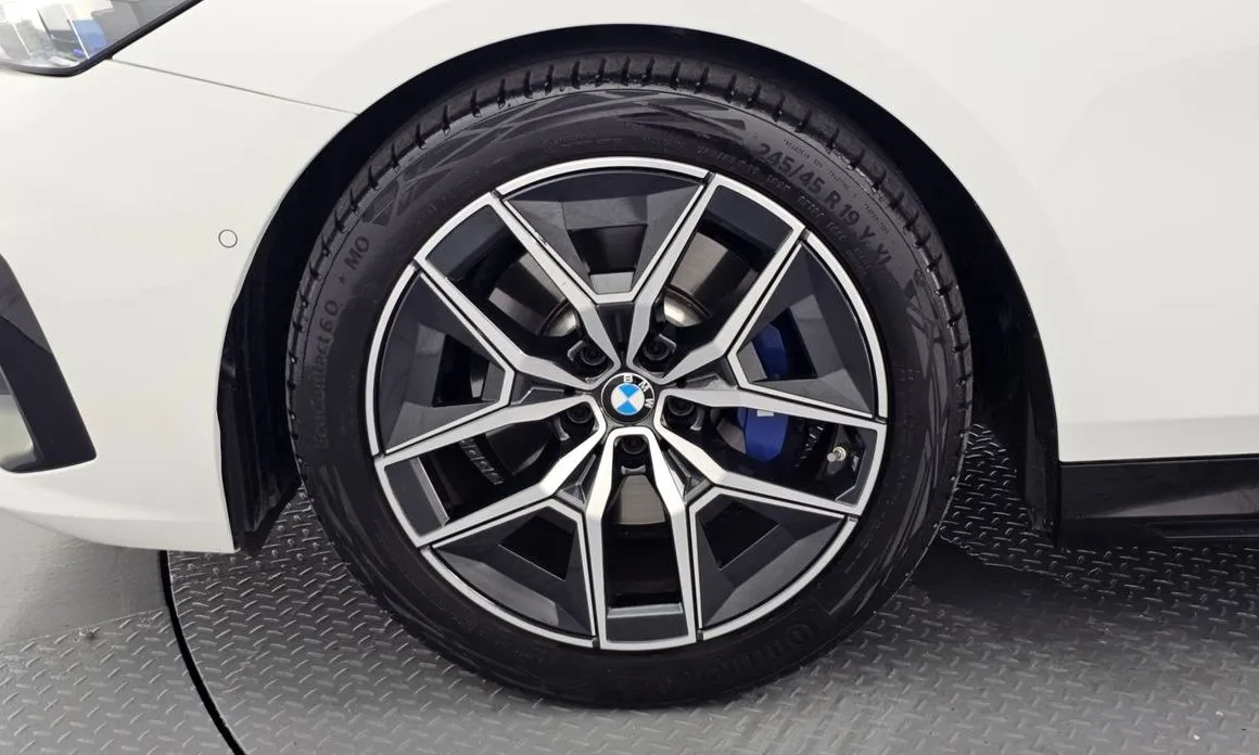 BMW 5-Series 2024 из KR, фото 6