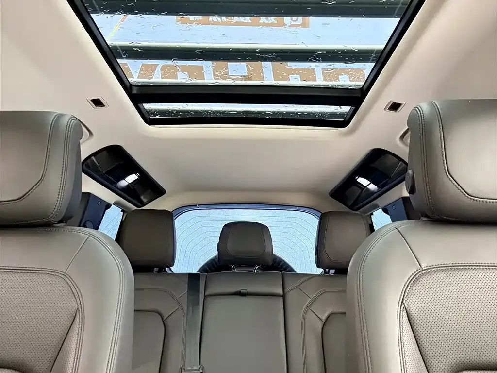 Land Rover Defender — фото 10