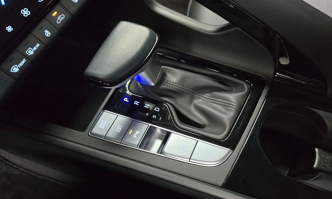 Hyundai AVANTE — фото 8