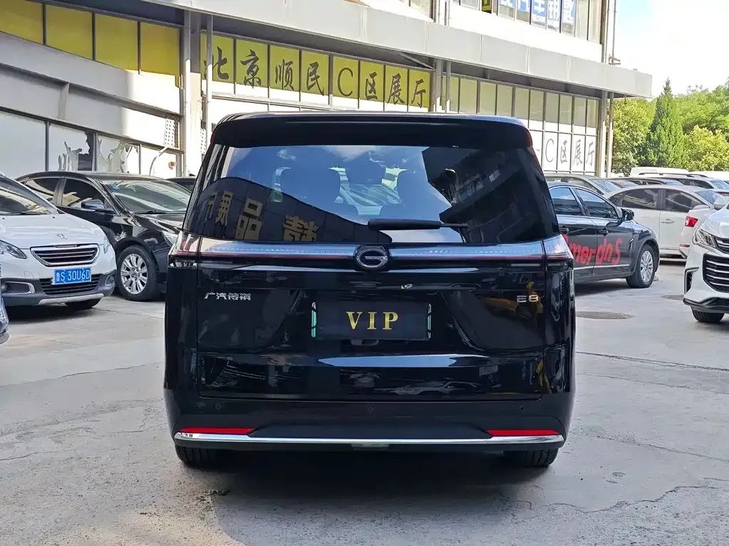 GAC Motor 传祺E8 PHEV — фото 3