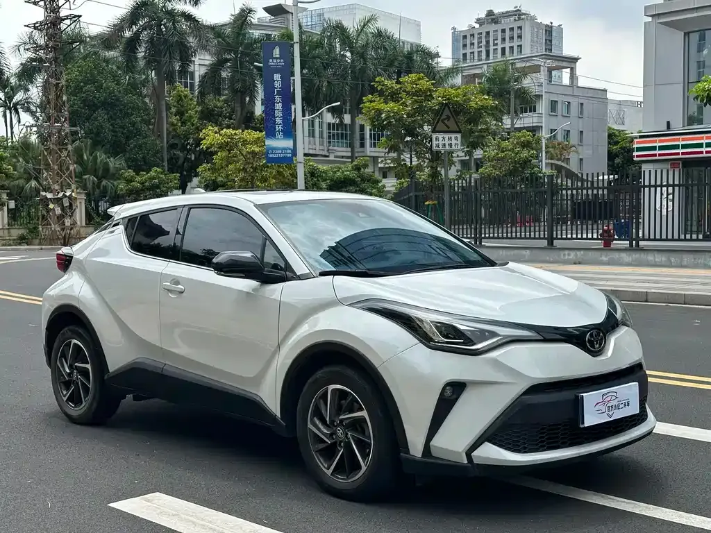 Toyota C-HR — фото 8