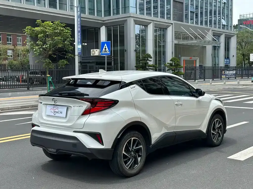 Toyota C-HR — фото 4