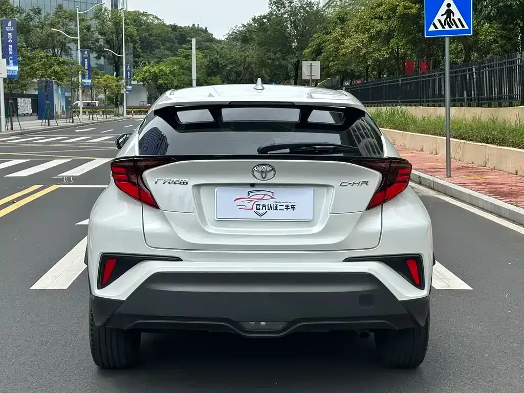 Toyota C-HR — фото 3