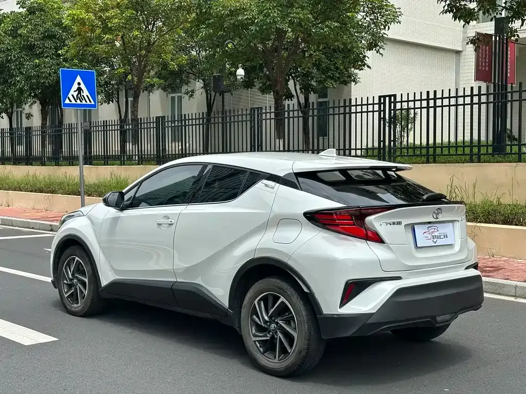 Toyota C-HR — фото 7