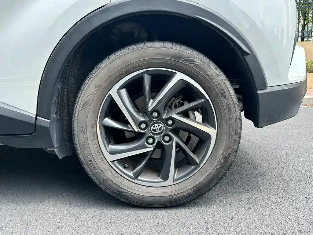 Toyota C-HR — фото 6
