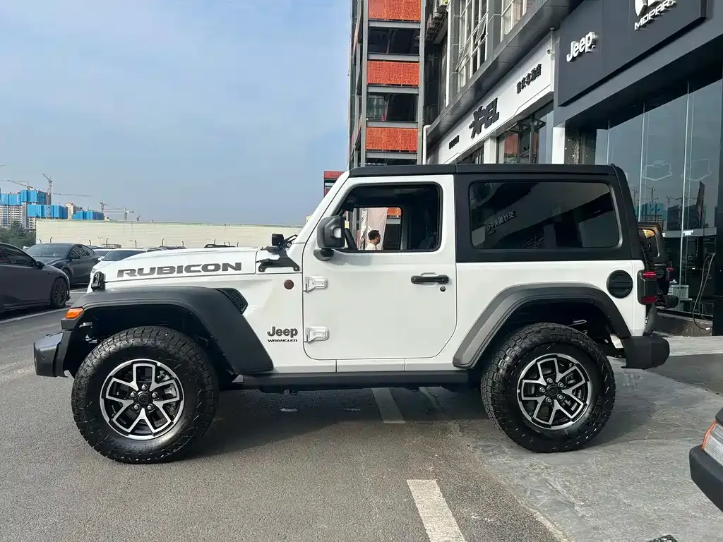 Jeep Wrangler — фото 7