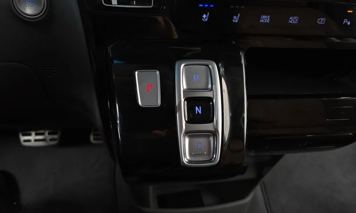 Hyundai Staria 2024 из KR, фото 3