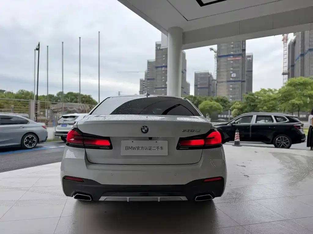 BMW 5 Series — фото 2