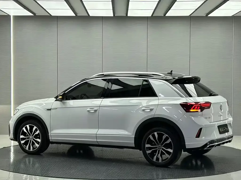 Volkswagen T-Roc — фото 8