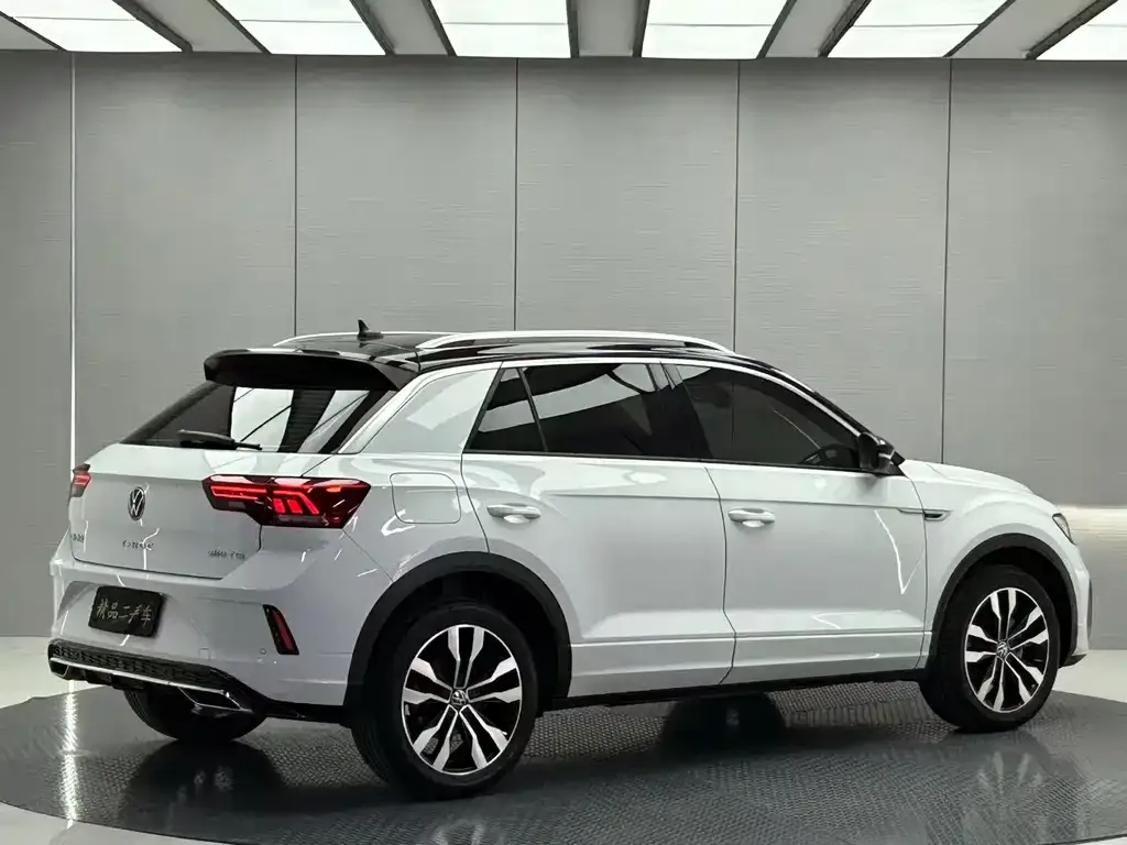 Volkswagen T-Roc — фото 5