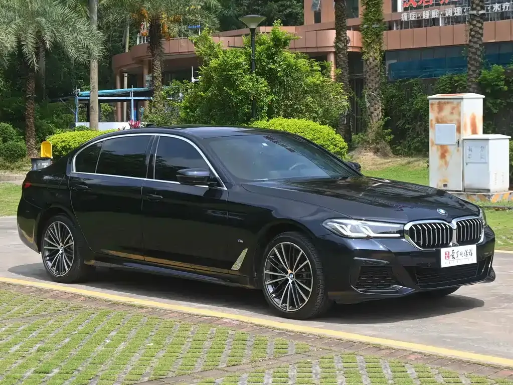 BMW 5 Series — фото 10
