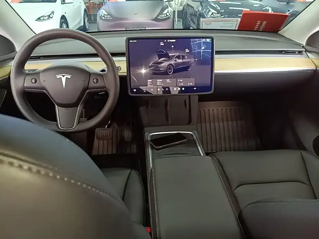 Tesla Model Y — фото 2