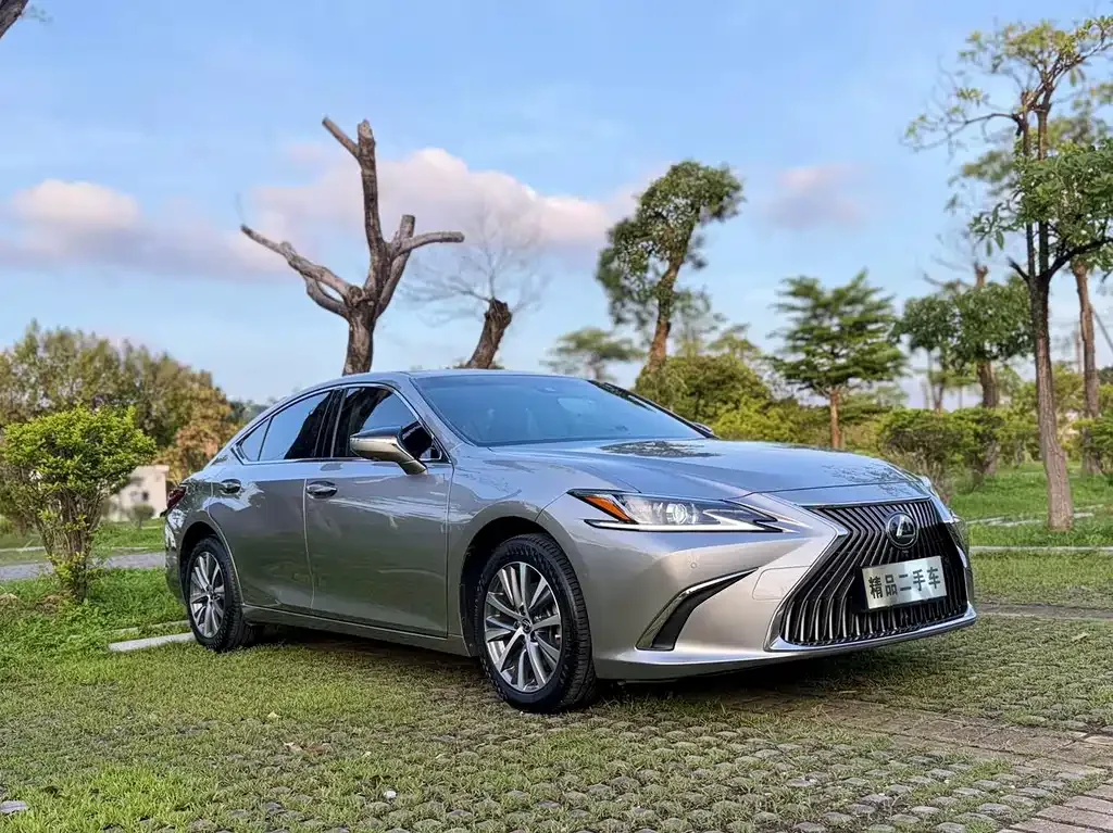 Lexus ES — фото 9