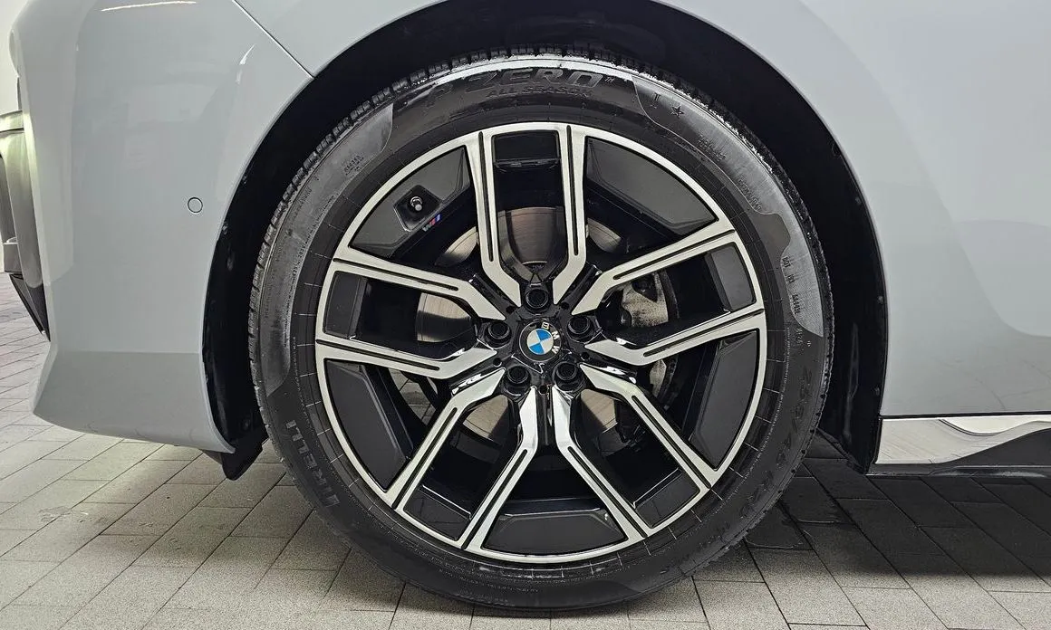 BMW 7-Series 2024 из KR, фото 6