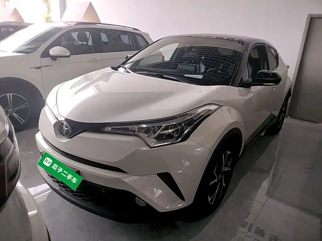 Toyota C-HR — фото 2