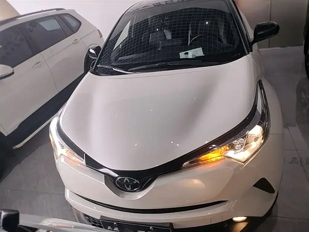 Toyota C-HR — фото 3