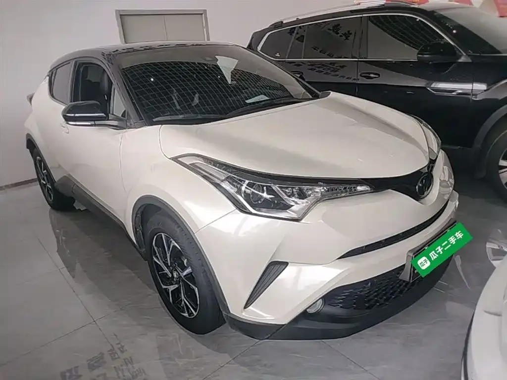 Toyota C-HR — фото 8