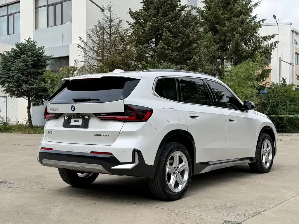 BMW X1 — фото 9