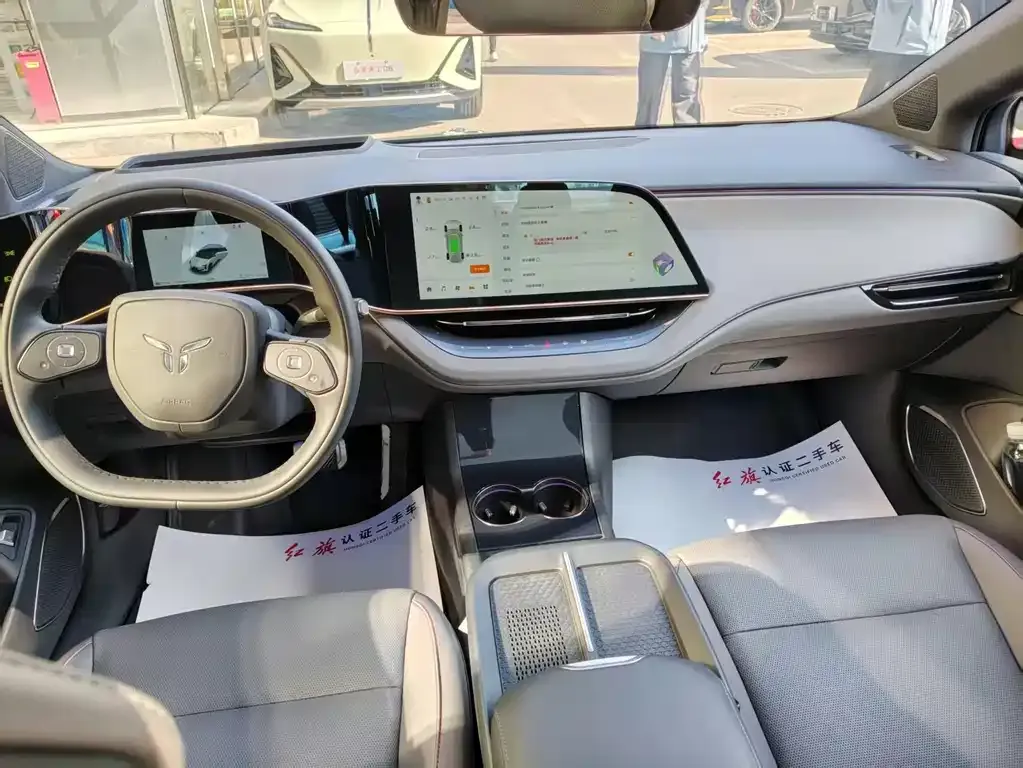 Hongqi EH7 2025 из CN, фото 9