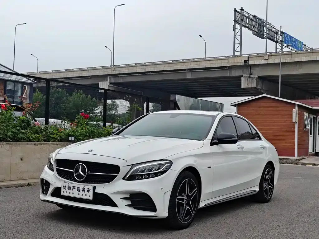 Mercedes-Benz C-Class — фото 1