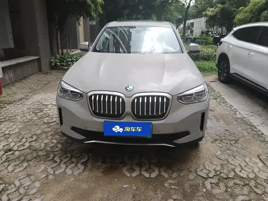 BMW iX3 — фото 10