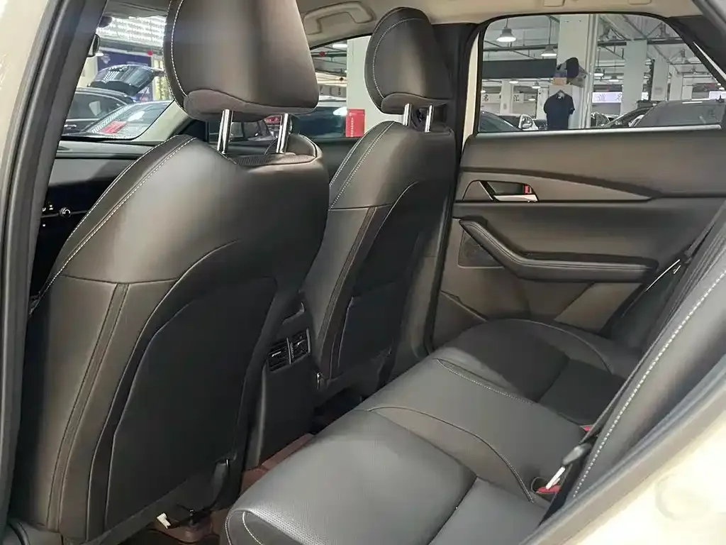 Mazda CX-30 2022 из CN, фото 8