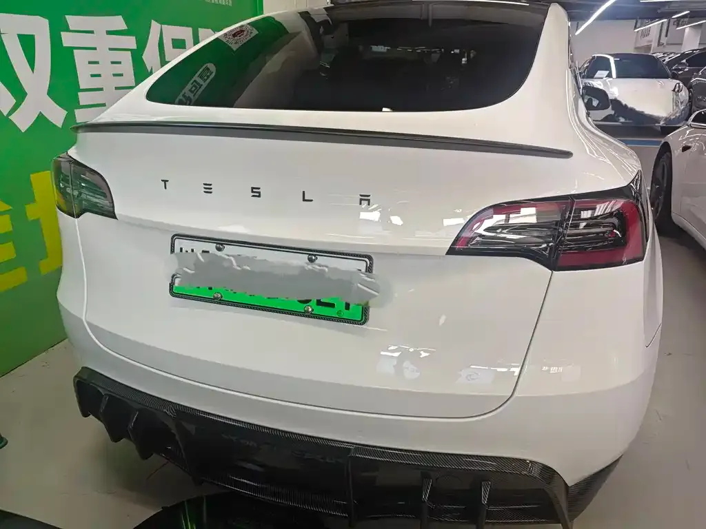 Tesla Model Y — фото 9