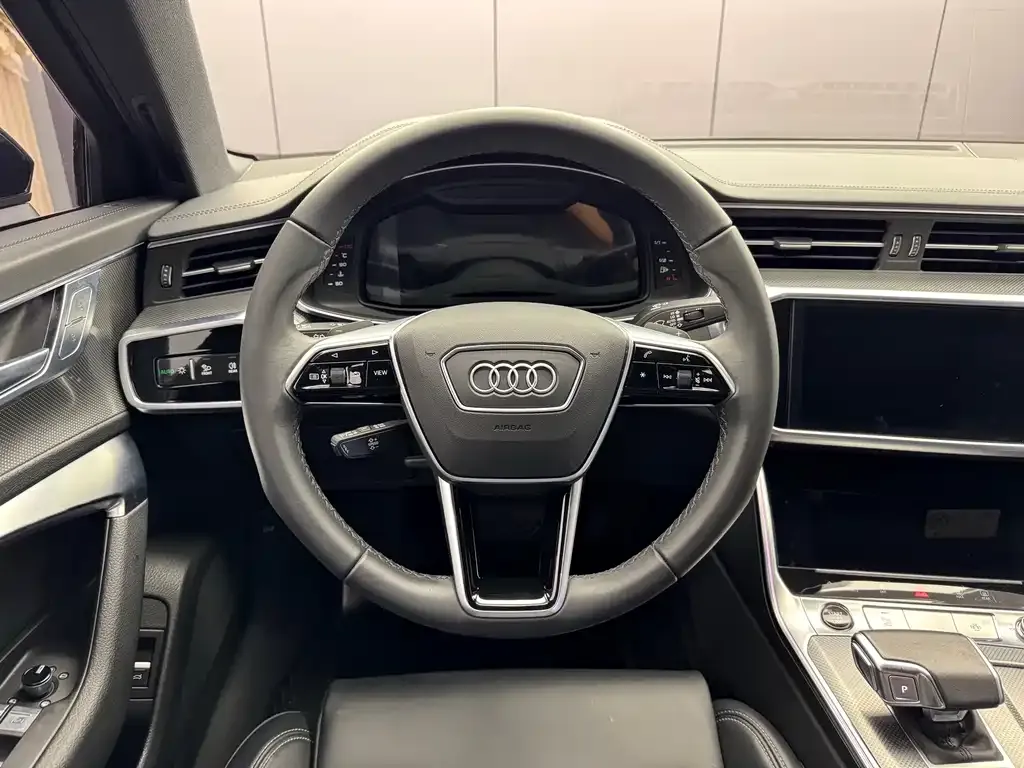 Audi A6L — фото 10