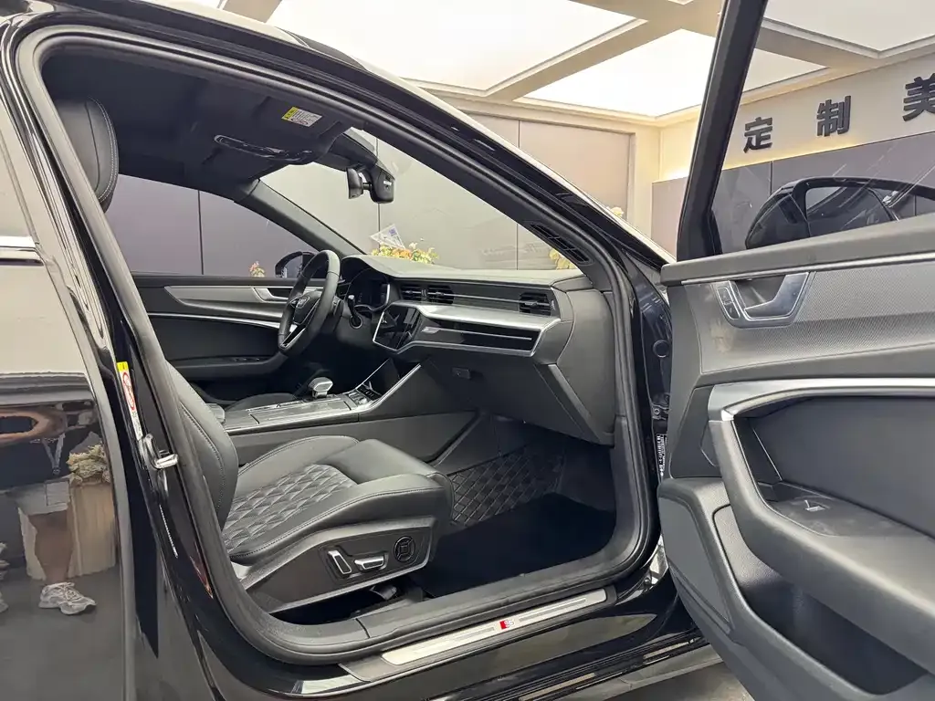 Audi A6L — фото 9