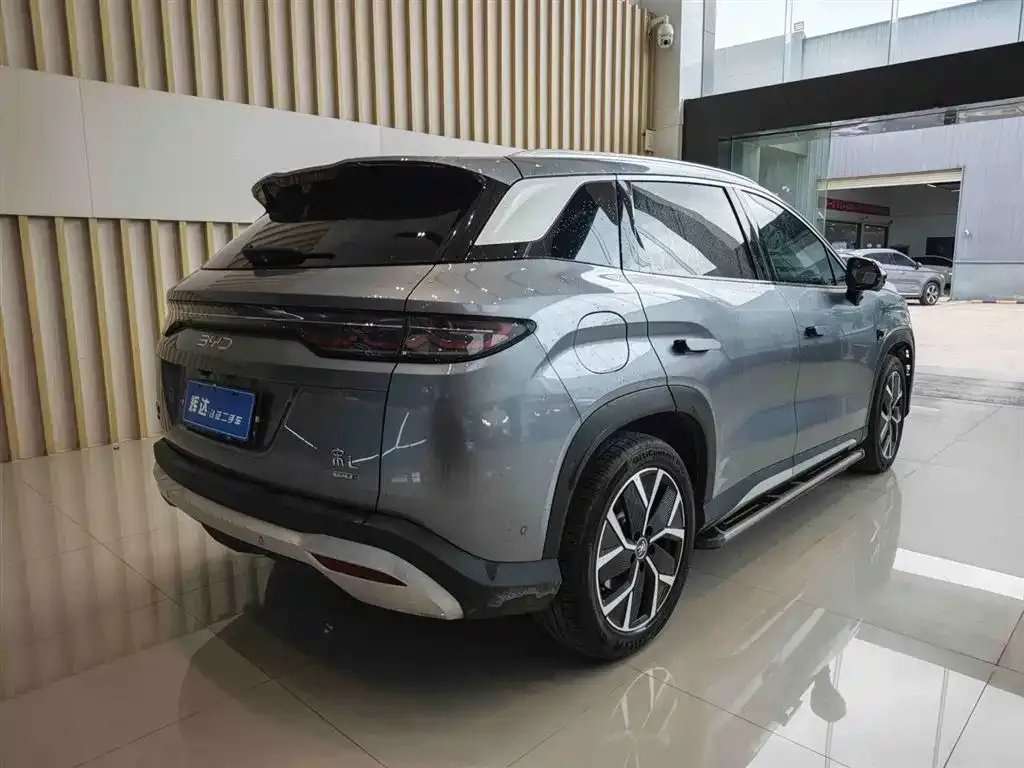 BYD L DM-i — фото 4