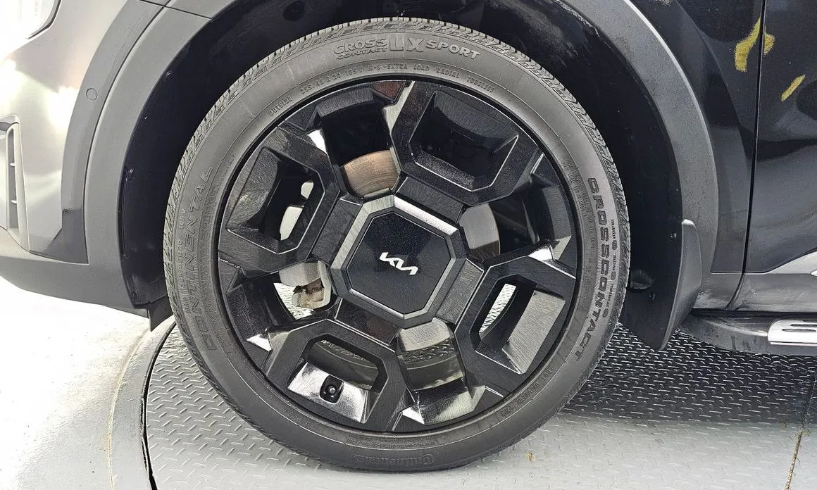 Kia Sorento — фото 10