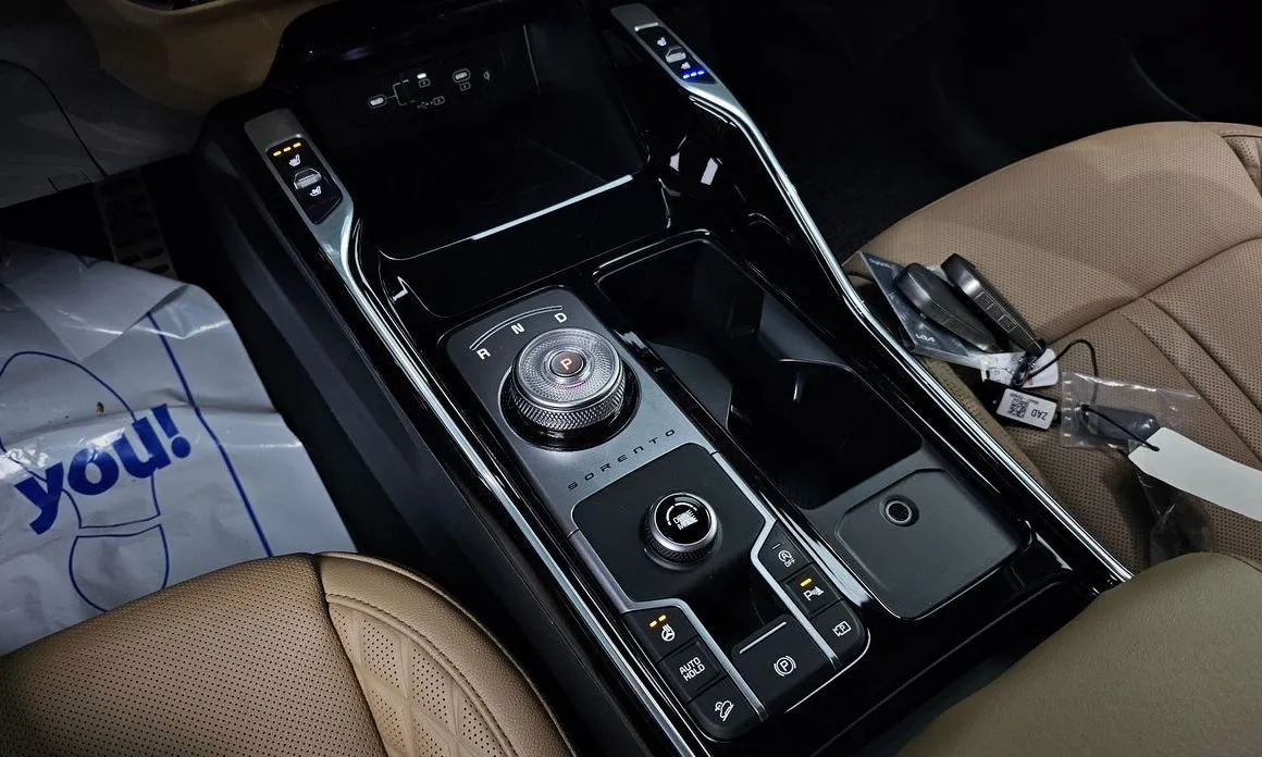 Kia Sorento — фото 9